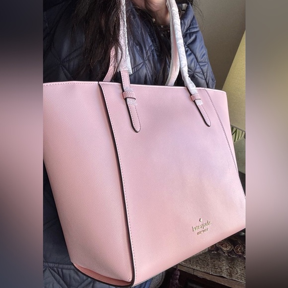 Authentic KATE SPADE Saffiano leathers zip top tote - Picture 12 of 12